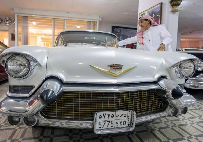 تنافس مصري سعودي من جمع أجمل سيارات كلاسيكية ناصر المساري أم السيد سيما صورة 1