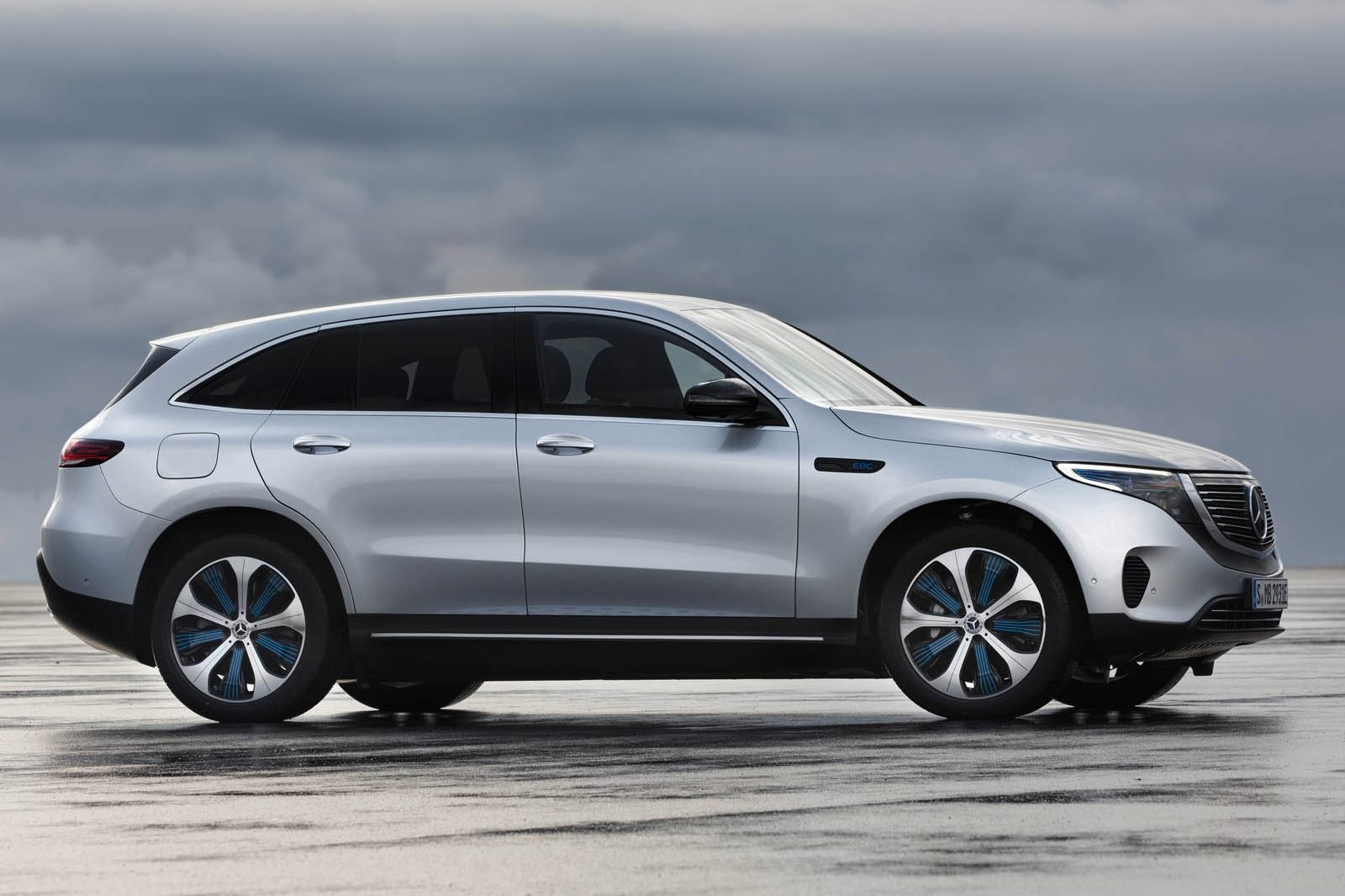 مرسيدس EQC 2019 (3).jpg