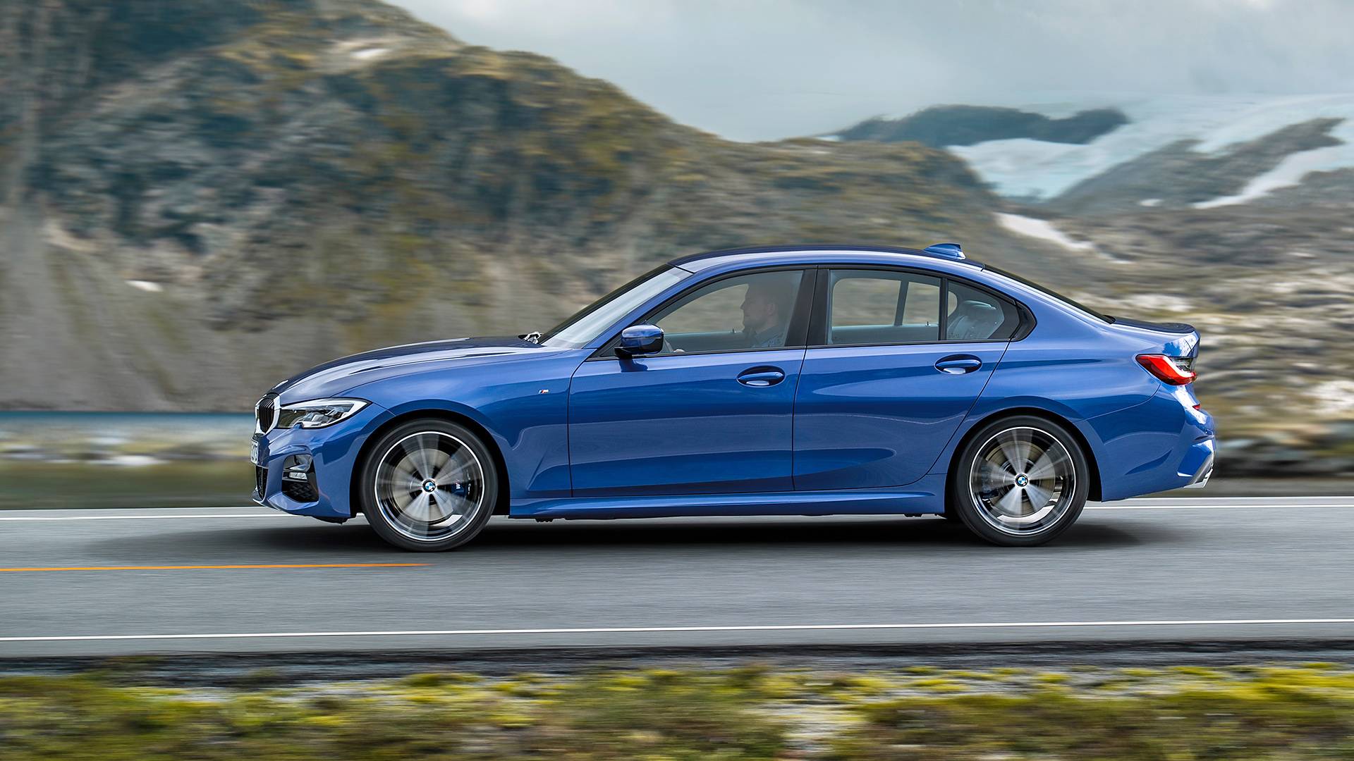 بي ام دبليو الفئة الثالثة 2019 (3).jpg