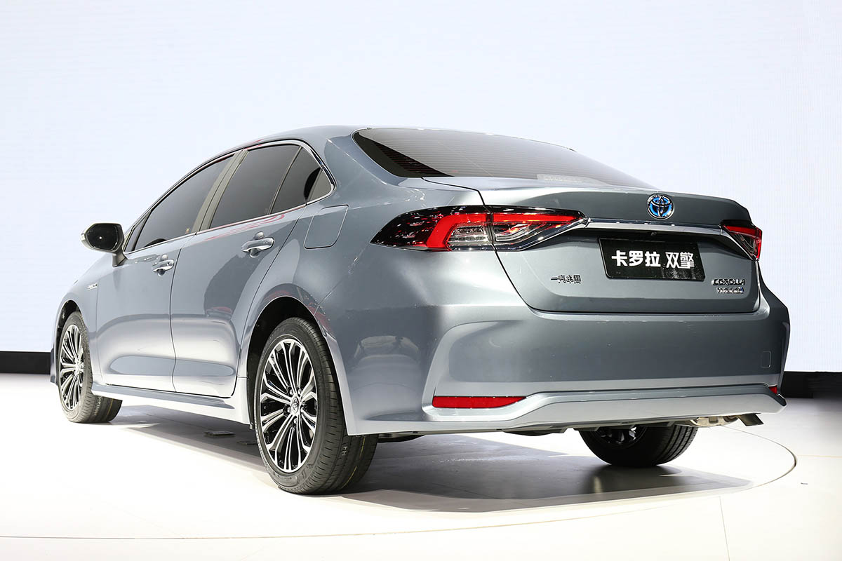 تويوتا كرورلا سيدان 2020 الاوروبية (3).jpg