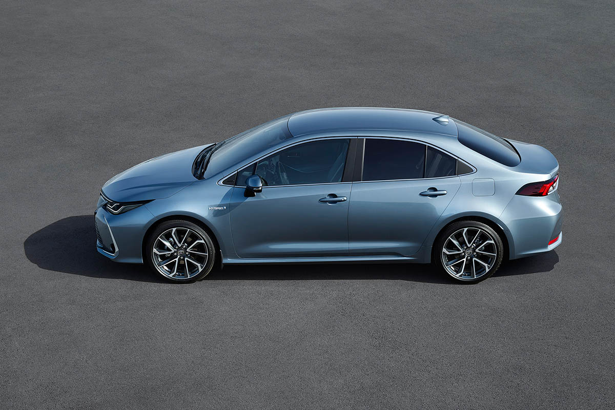 تويوتا كرورلا سيدان 2020 الاوروبية (5).jpg