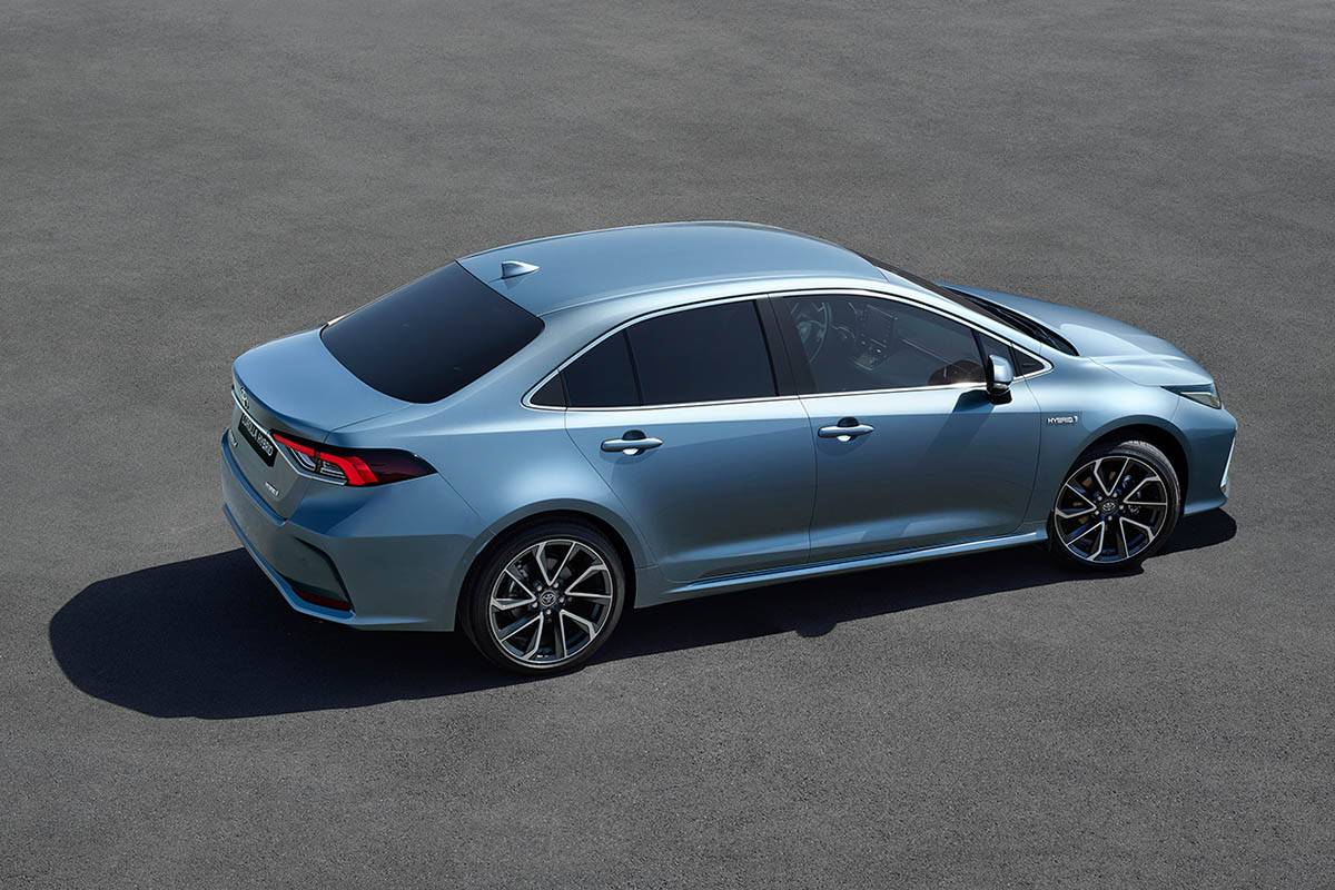 تويوتا كرورلا سيدان 2020 الاوروبية (6).jpg