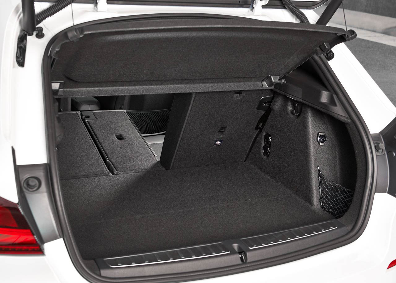 بي ام دبليو الفئة الاولى 2020 (19).jpg