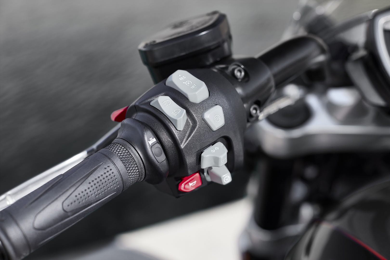 ترايمف روكيت 3 (13).jpg