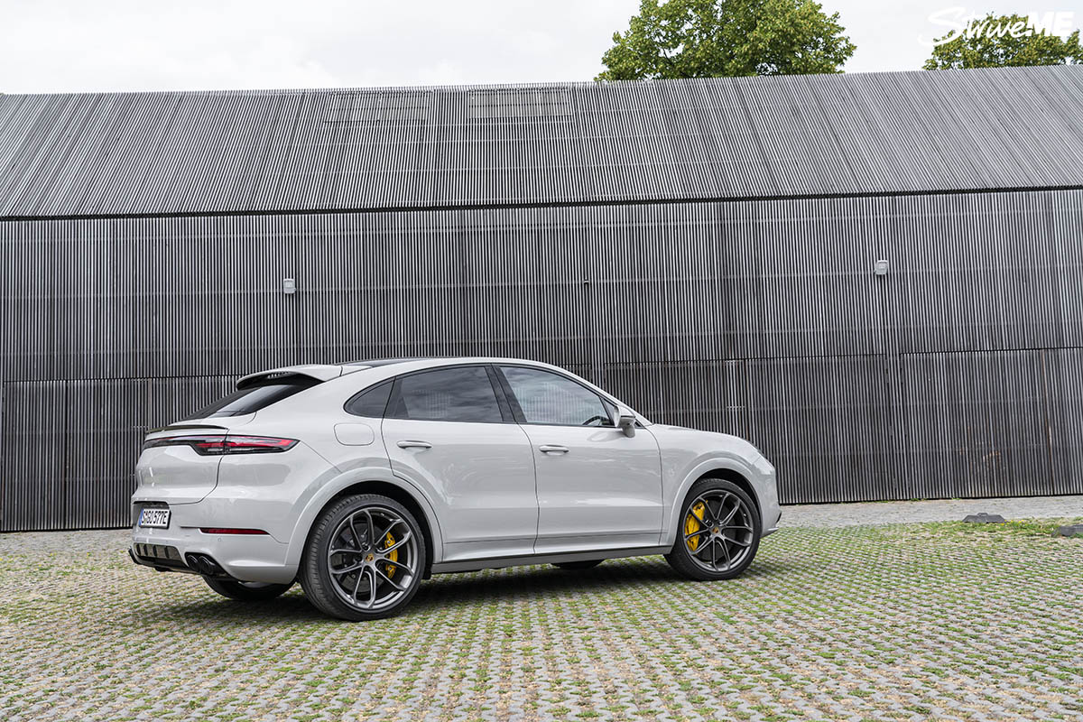 بورشه كايين تيربو هايبرد - (14).jpg