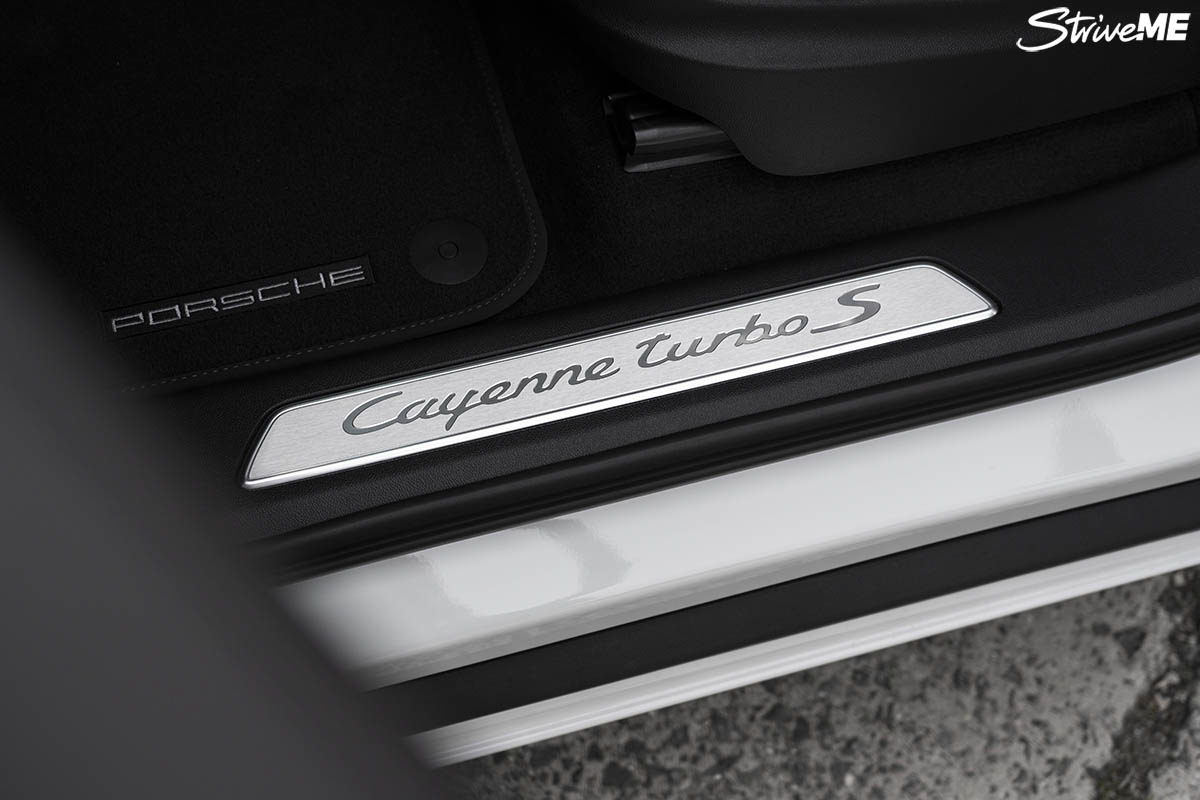 بورشه كايين تيربو هايبرد - (34).jpg