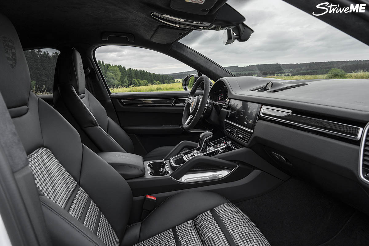 بورشه كايين تيربو هايبرد - (35).jpg