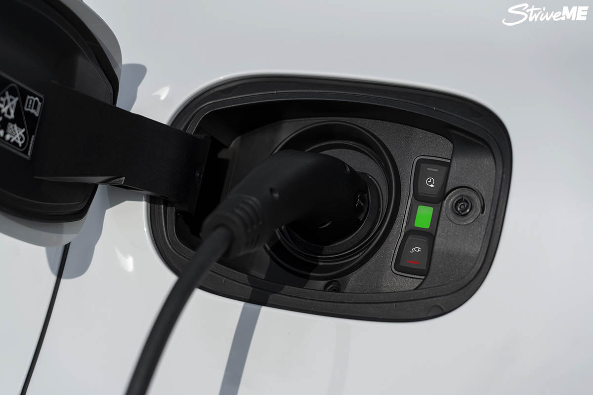 بورشه كايين تيربو هايبرد - (39).jpg