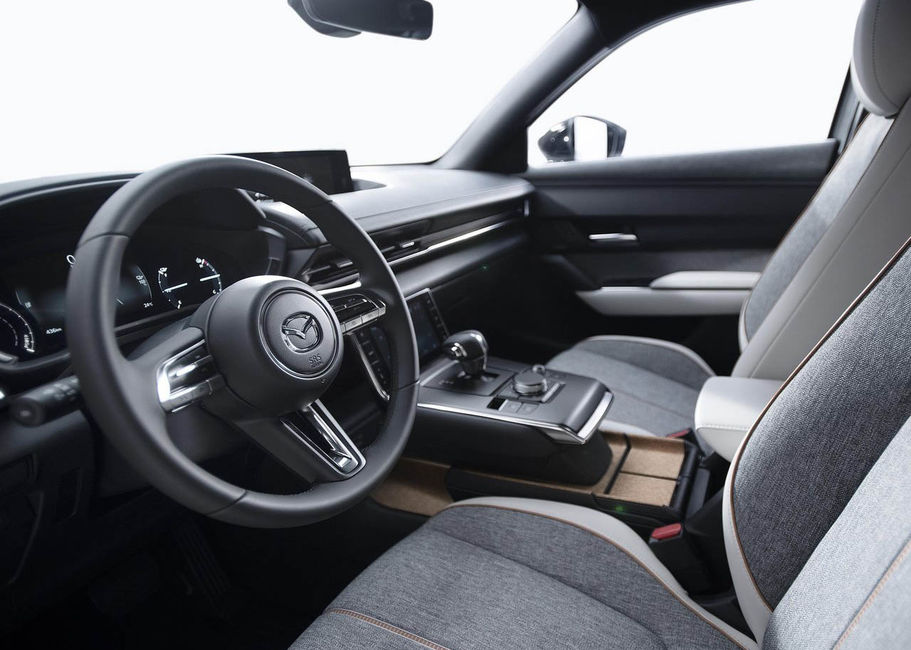 مازدا MX-30 (12).jpg