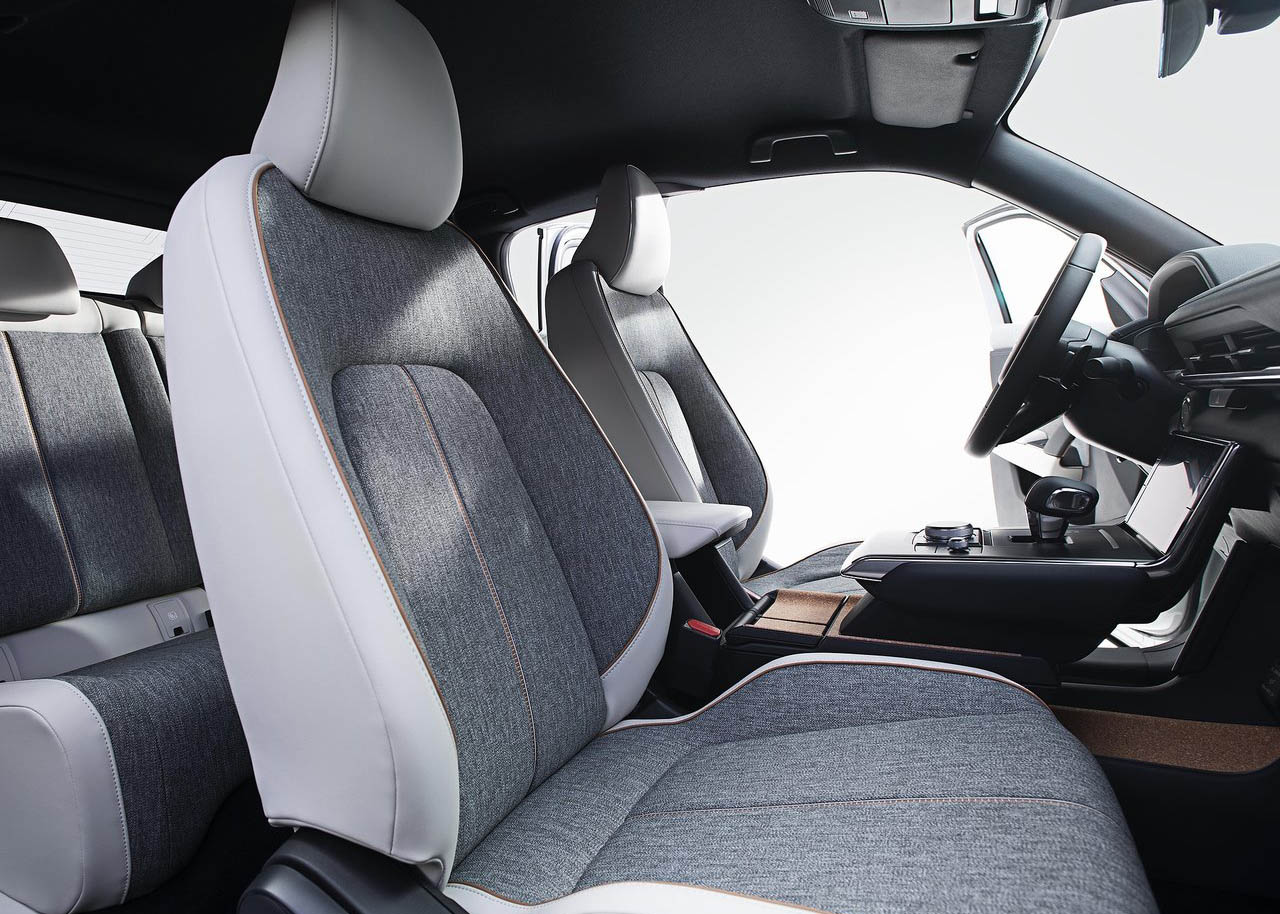 مازدا MX-30 (14).jpg