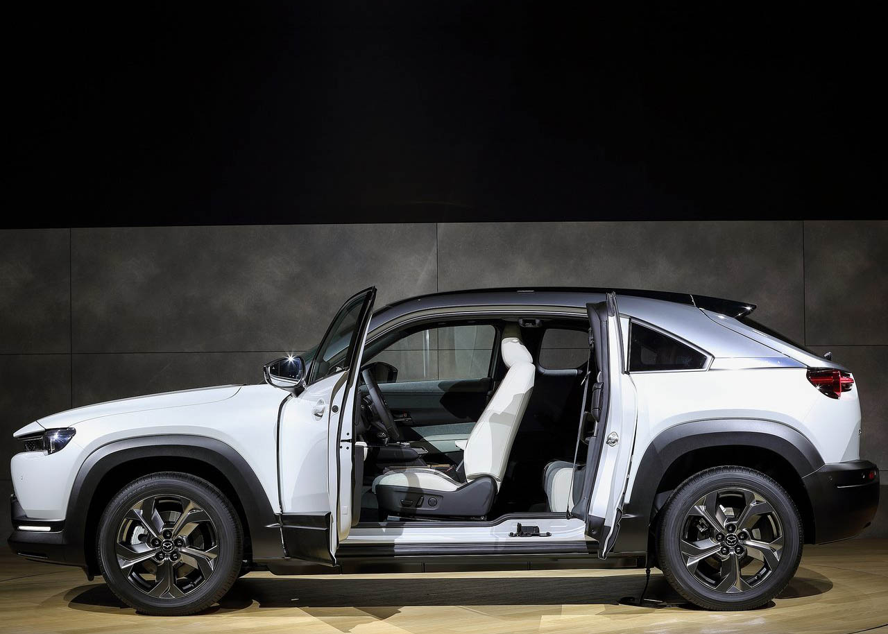 مازدا MX-30 (3).jpg