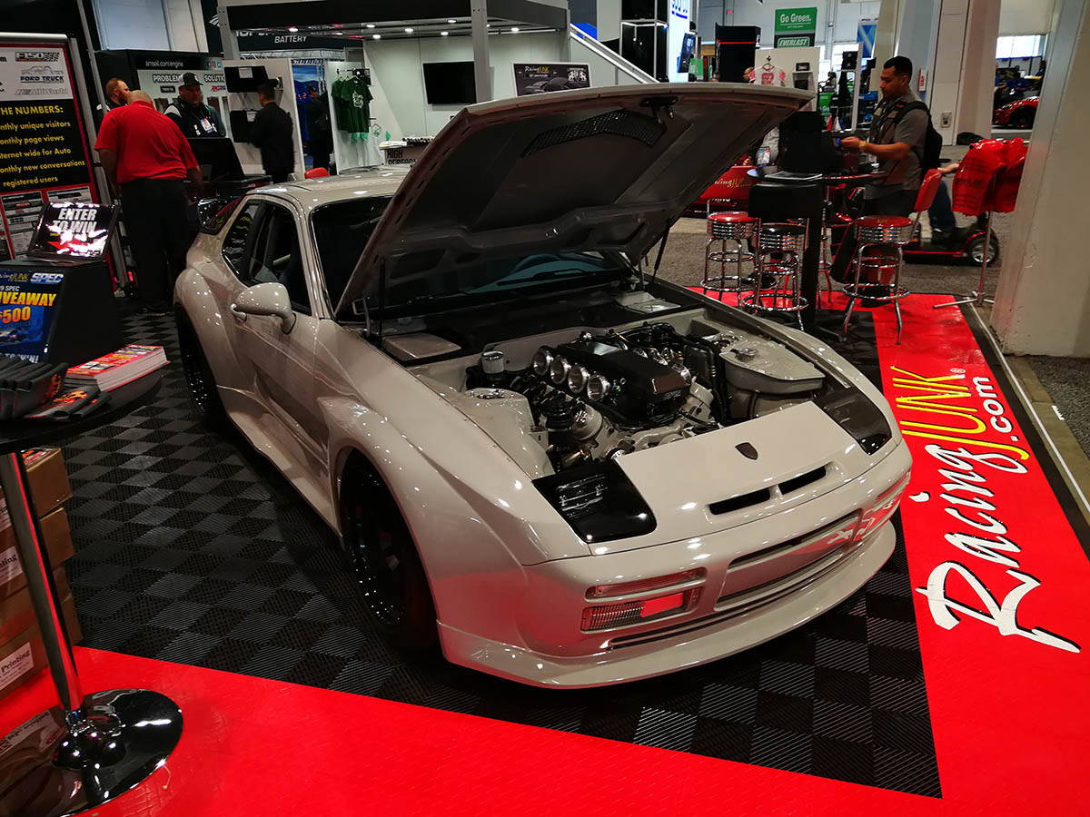 البوم صور معرض سيما للسيارات المعدلة 2019 سيارات  (53).jpg