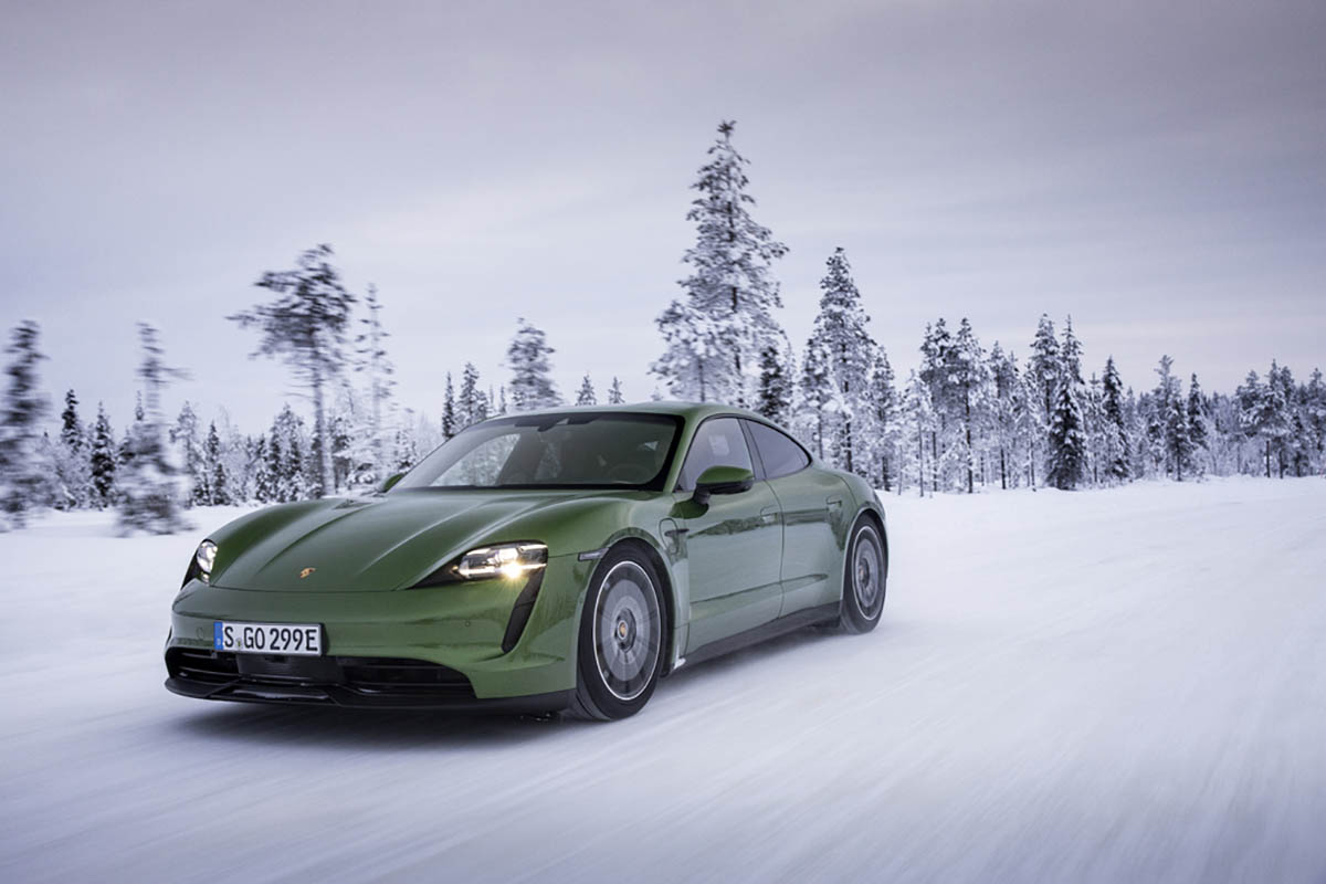 تجربة بورشه تايكان على الثلج - (30).jpg