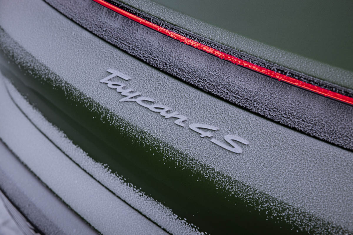 تجربة بورشه تايكان على الثلج - (33).jpg