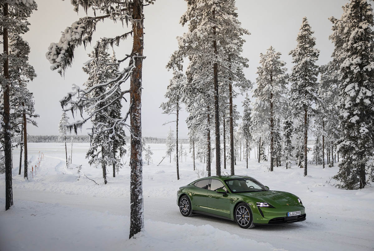 تجربة بورشه تايكان على الثلج - (46).jpg