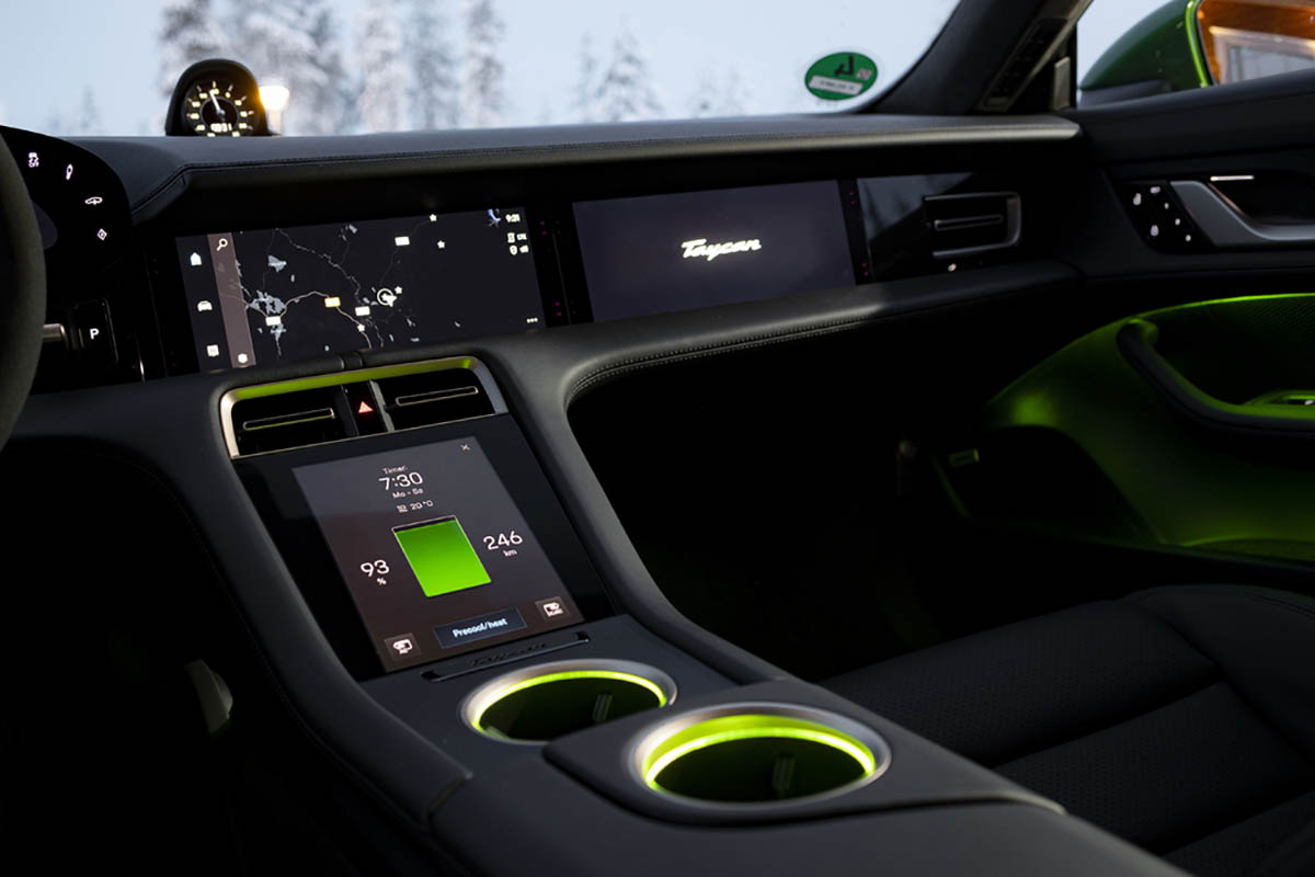 تجربة بورشه تايكان على الثلج - (49).jpg