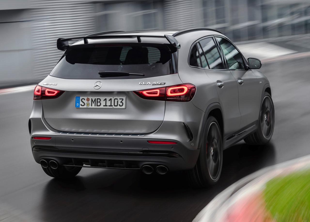 صور-مرسيدس-GLA-45-AMG-2021-07.jpg