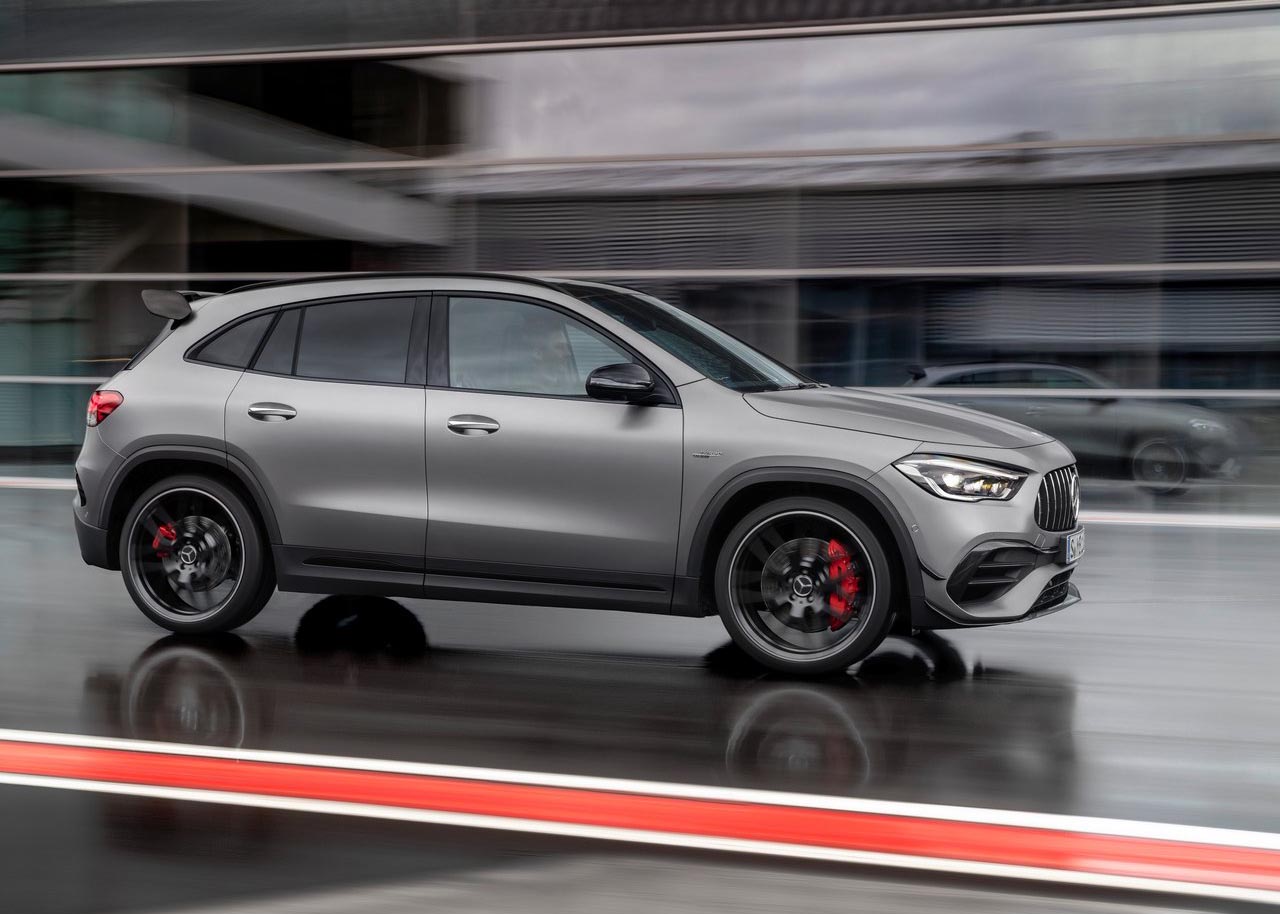 صور-مرسيدس-GLA-45-AMG-2021-08.jpg