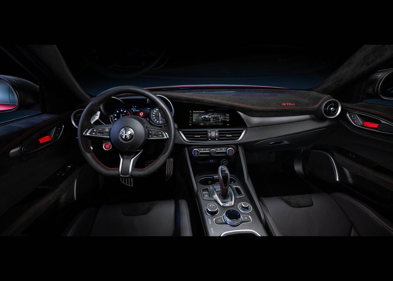 صور الفا روميو جوليا GTA 2021 - (14).jpg