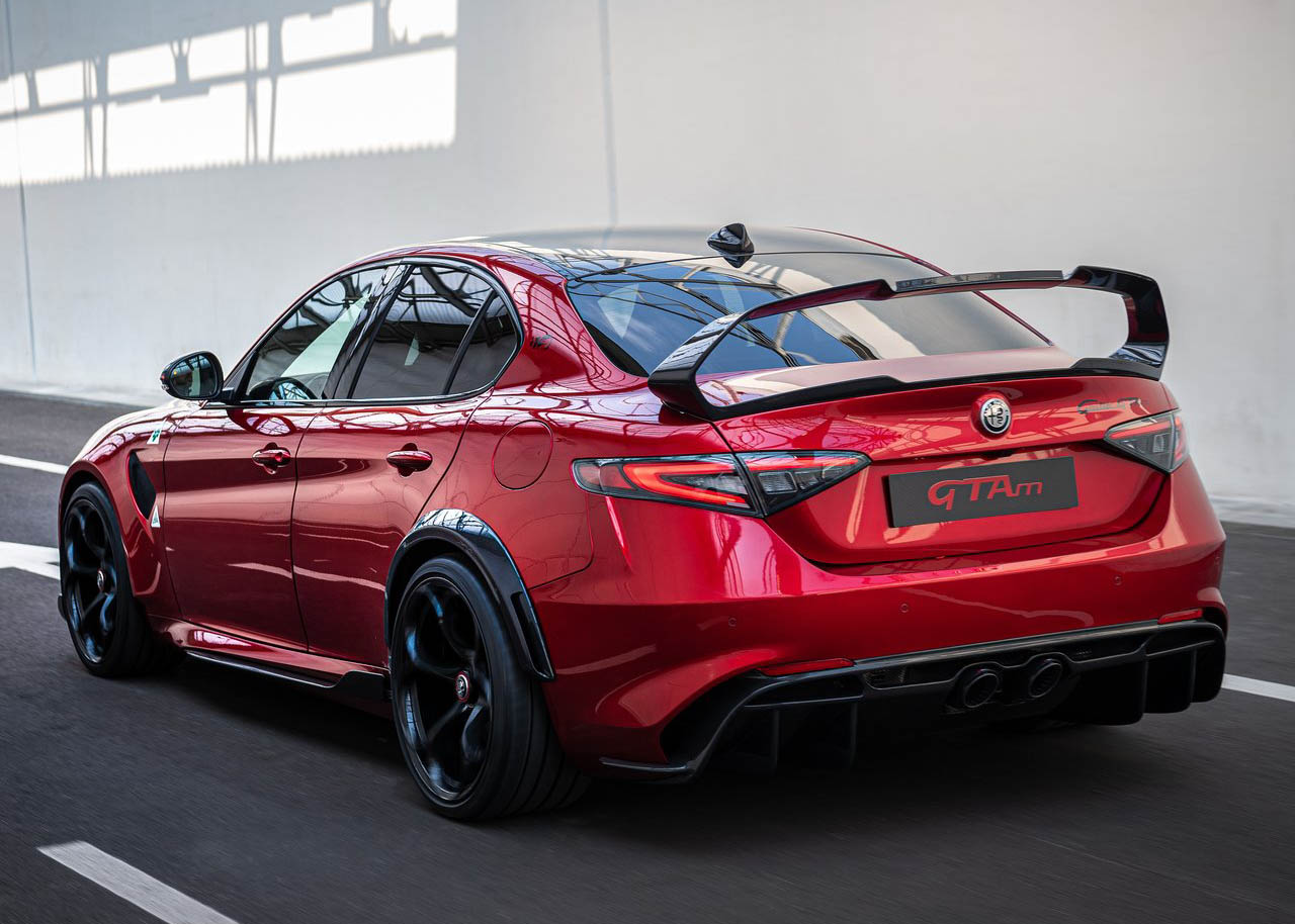 صور الفا روميو جوليا GTA 2021 - (4).jpg