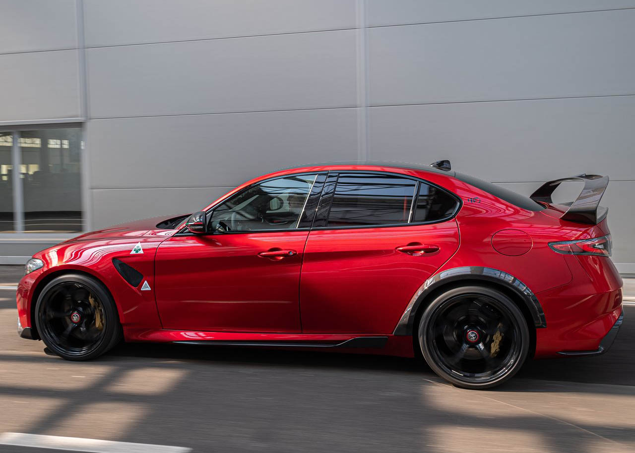 صور الفا روميو جوليا GTA 2021 - (7).jpg