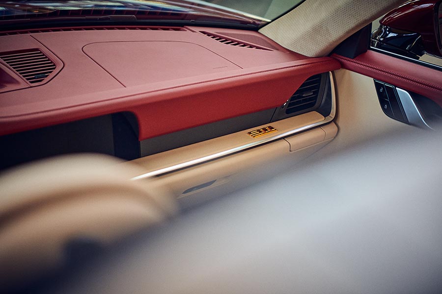 بورشه 911 تارجا Heritage Design Edition (24).jpg