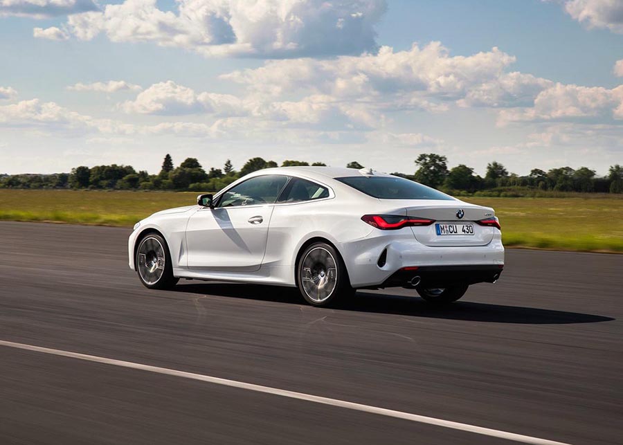 صور بي ام دبليو الفئة الرابعة 2021 - (4).jpg