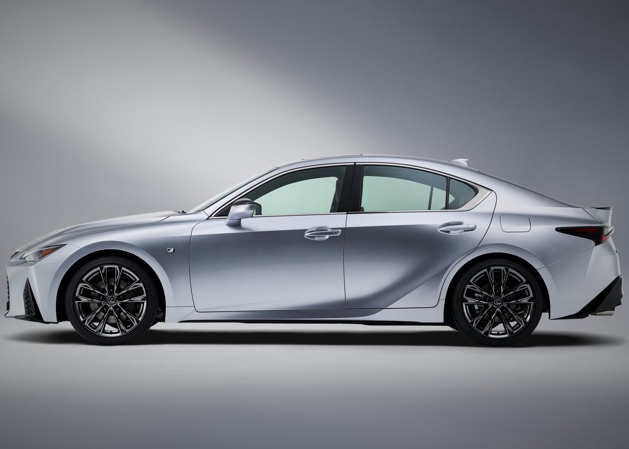 لكزس IS 2021 (12).jpg