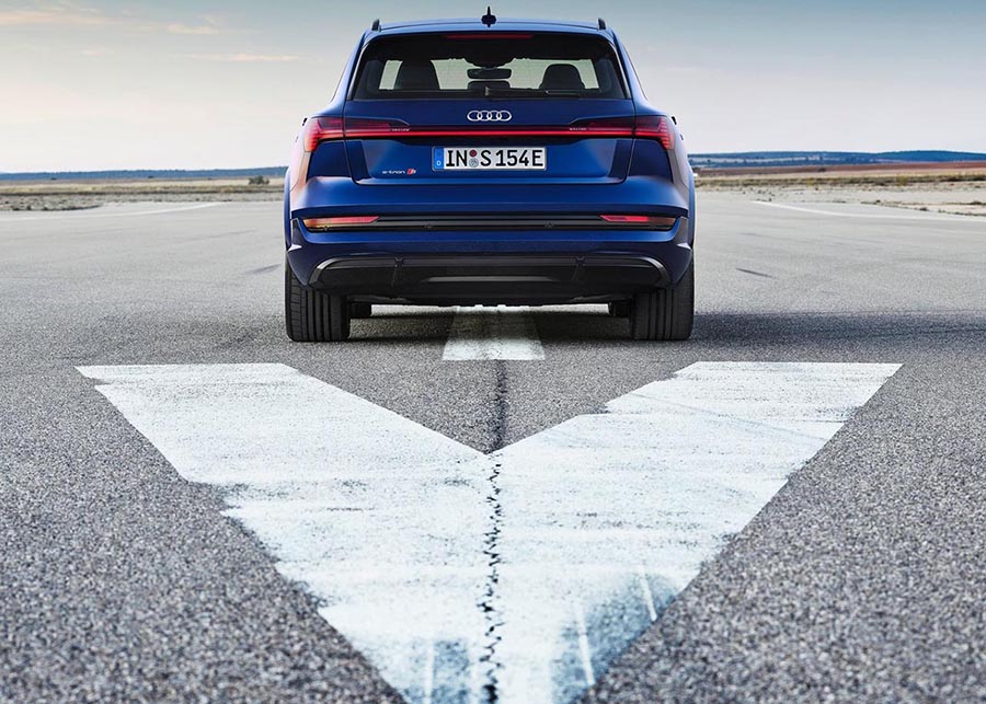 اودي e-tron S (10).jpg