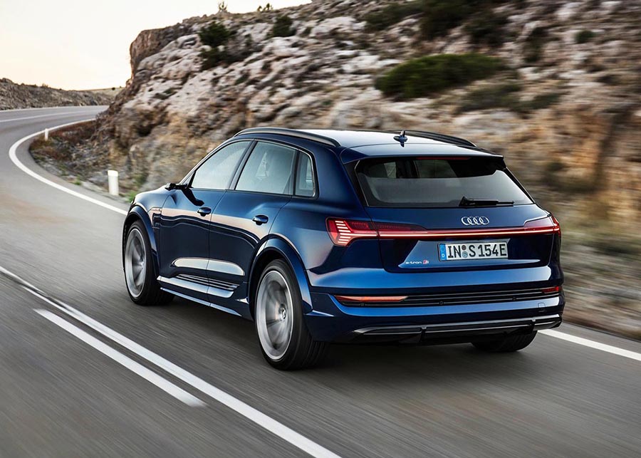 اودي e-tron S (8).jpg