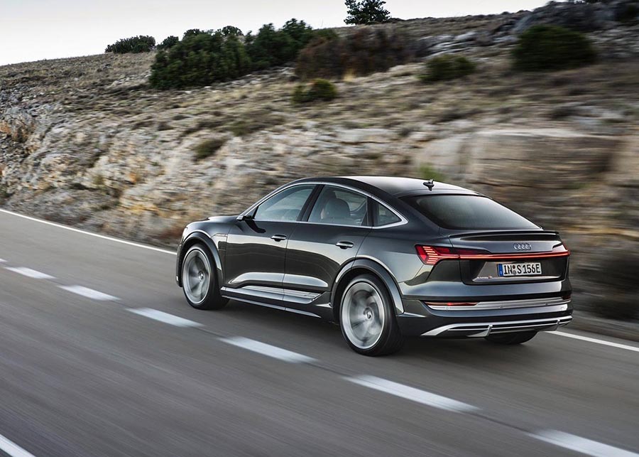 اودي e-tron S سبورت باك (3).jpg