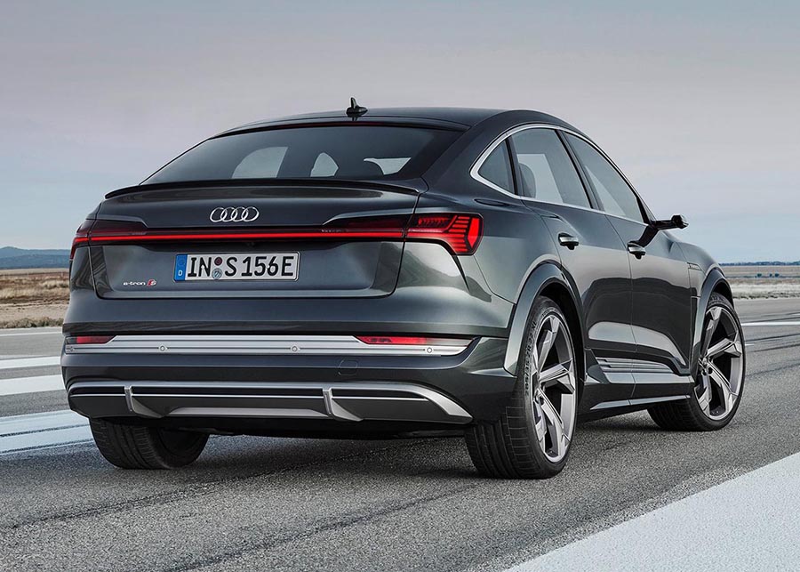 اودي e-tron S سبورت باك (5).jpg