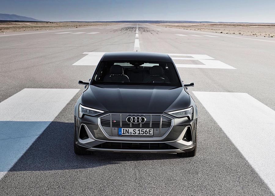 اودي e-tron S سبورت باك (6).jpg