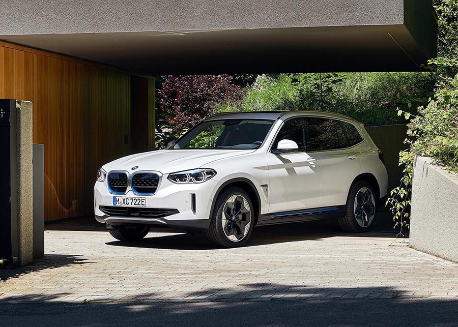 بي ام دبليو iX3 2021 - 02.jpg