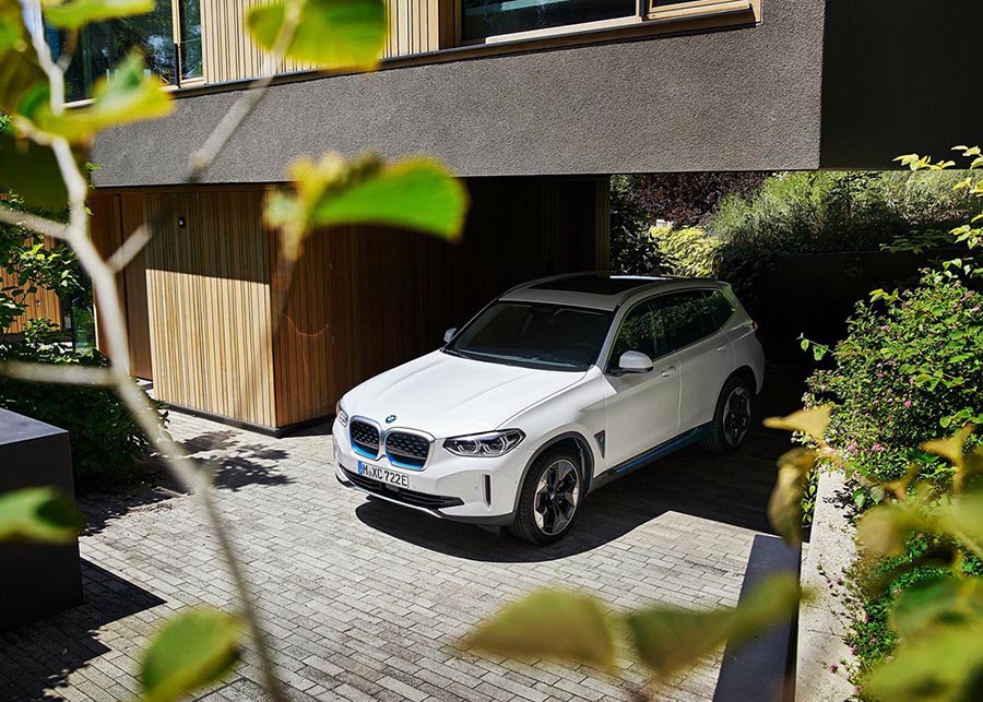 بي ام دبليو iX3 2021 - 05.jpg