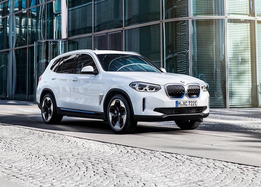 بي ام دبليو iX3 2021 - 08.jpg