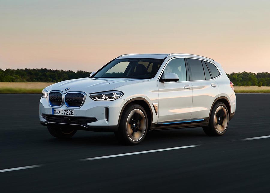 بي ام دبليو iX3 2021 - 11.jpg