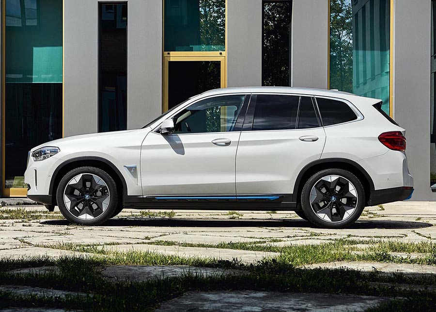 بي ام دبليو iX3 2021 - 13.jpg