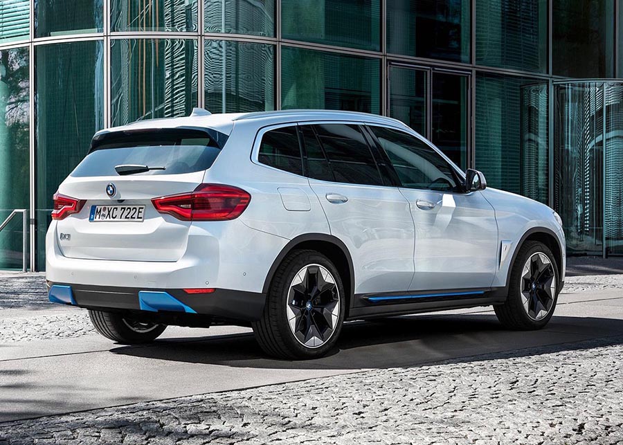 بي ام دبليو iX3 2021 - 16.jpg