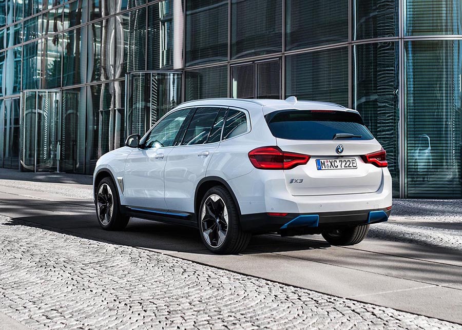 بي ام دبليو iX3 2021 - 17.jpg