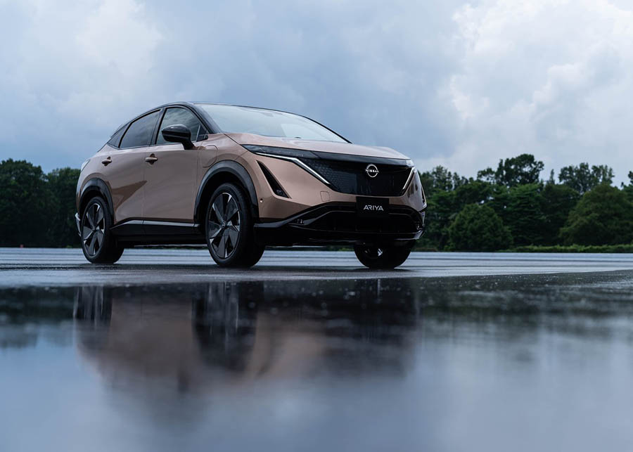 نيسان آريا 2021 - 02.jpg