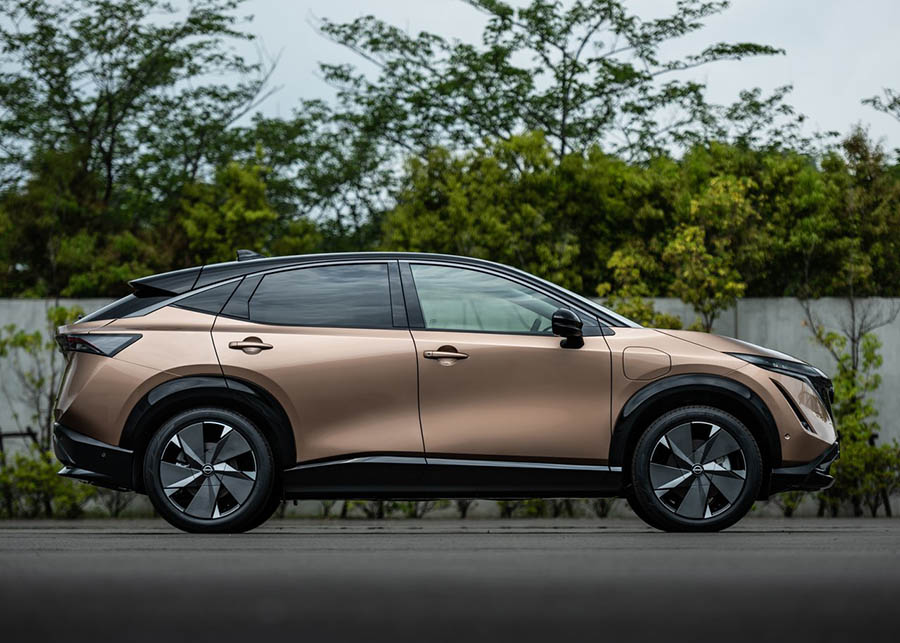 نيسان آريا 2021 - 06.jpg