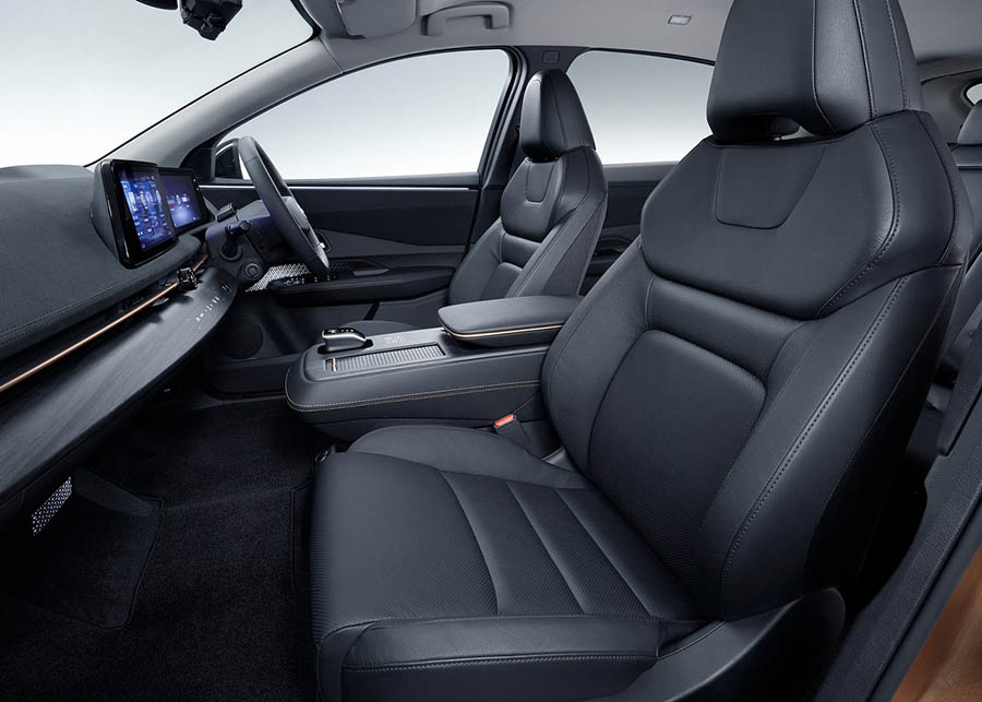 نيسان آريا 2021 - 15.jpg