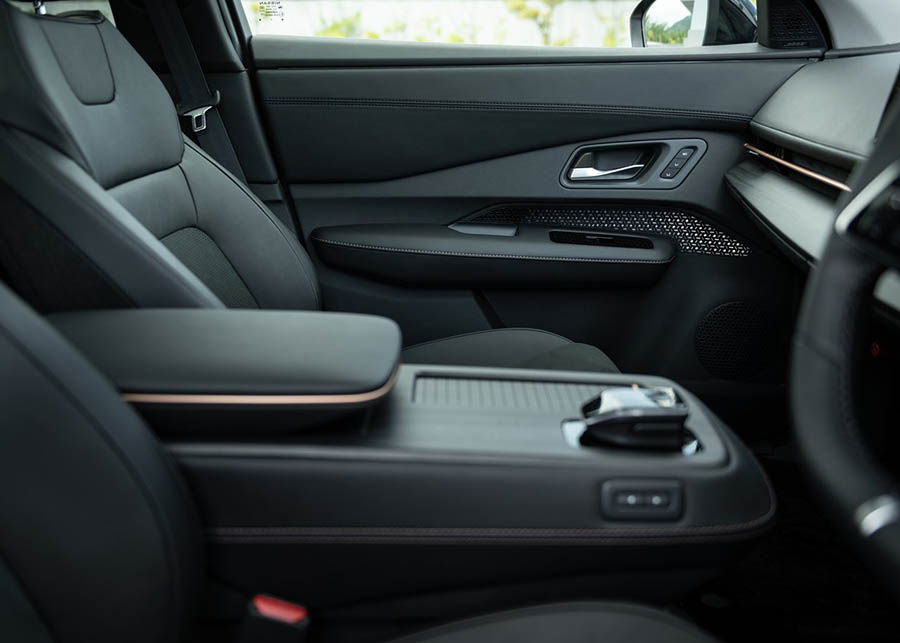 نيسان آريا 2021 - 16.jpg