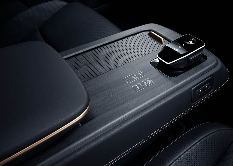 نيسان آريا 2021 - 17.jpg