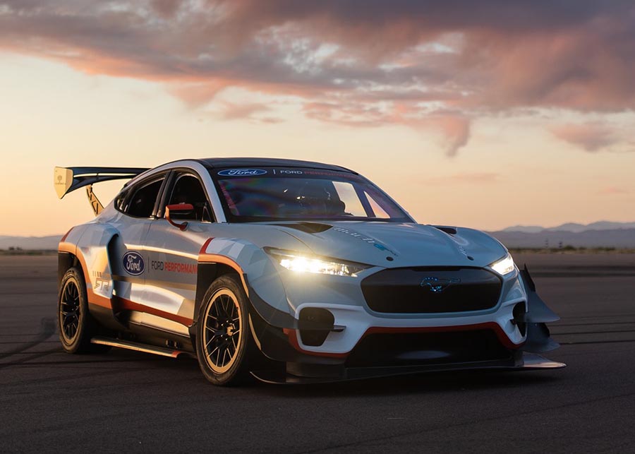 فورد موستنج ماك إي 1400 - 01.jpg