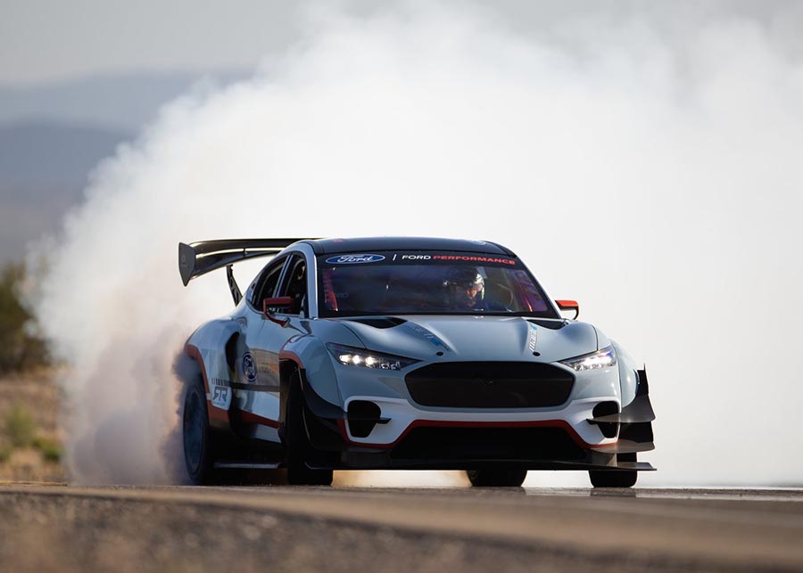 فورد موستنج ماك إي 1400 - 04.jpg