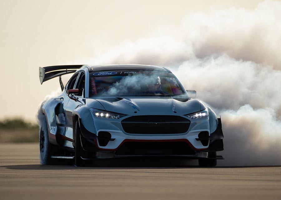 فورد موستنج ماك إي 1400 - 05.jpg