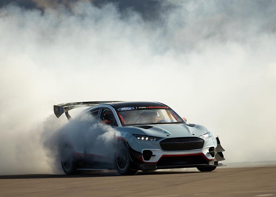 فورد موستنج ماك إي 1400 - 06.jpg