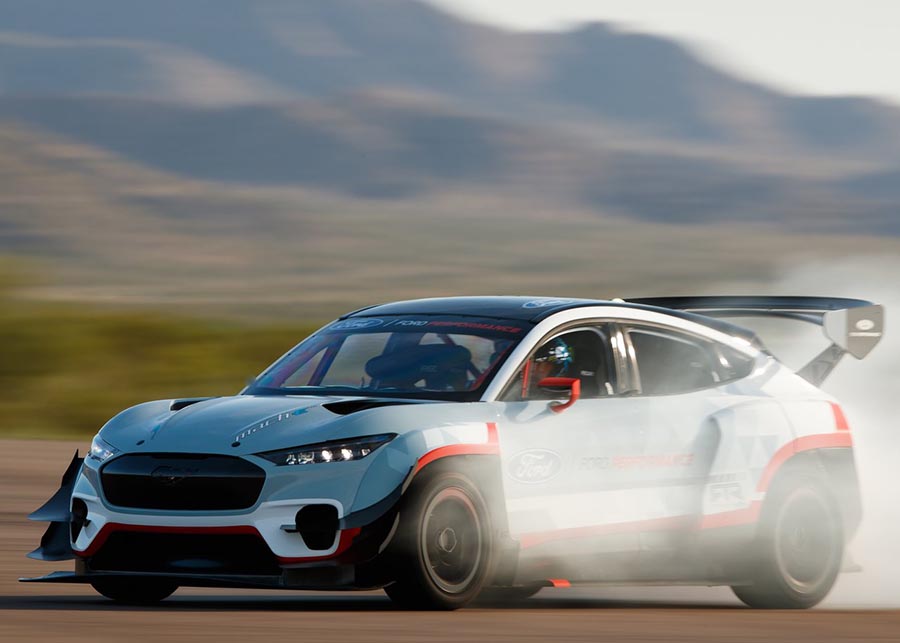 فورد موستنج ماك إي 1400 - 08.jpg